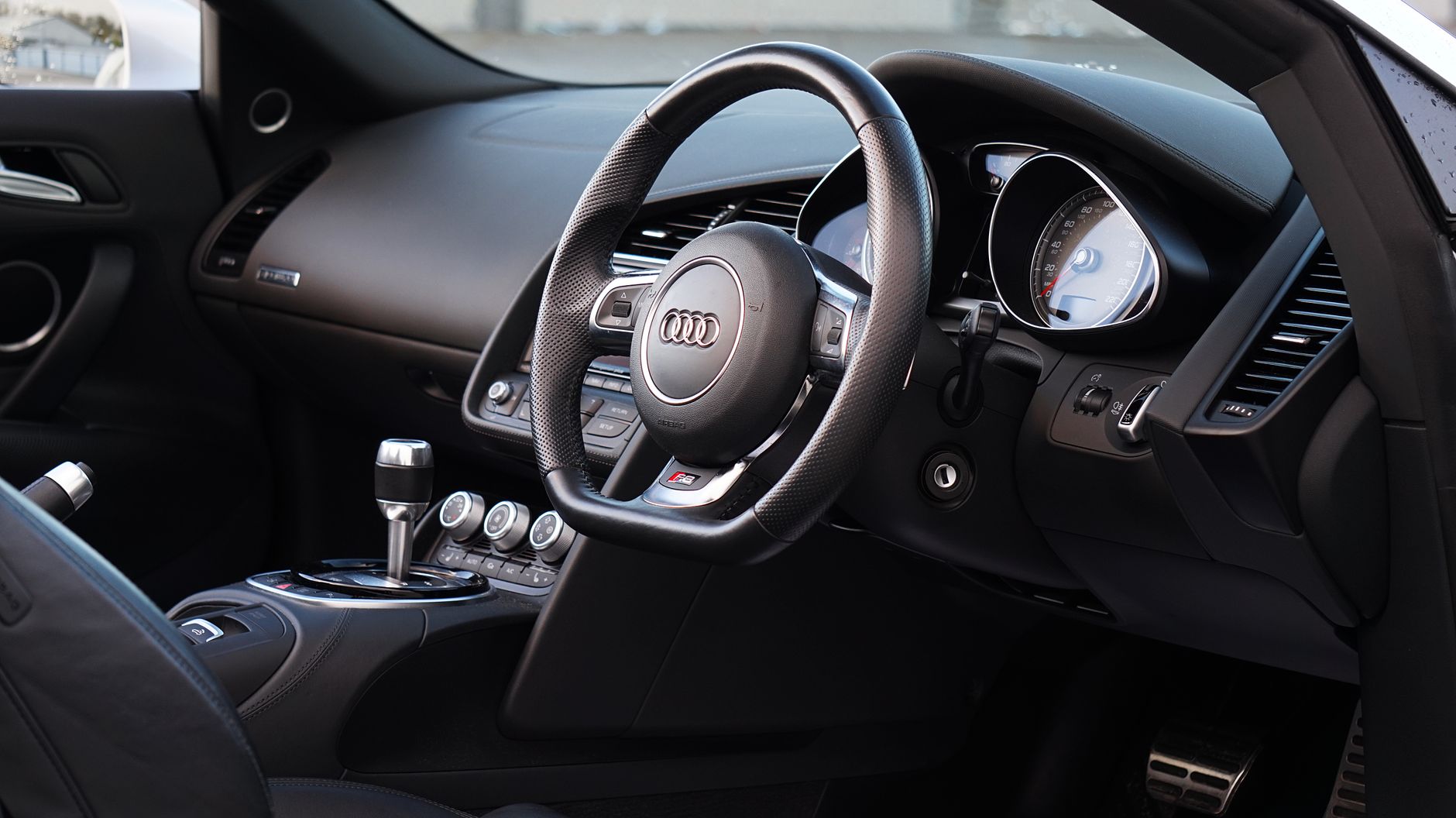 Détailing auto équipe à Nice
